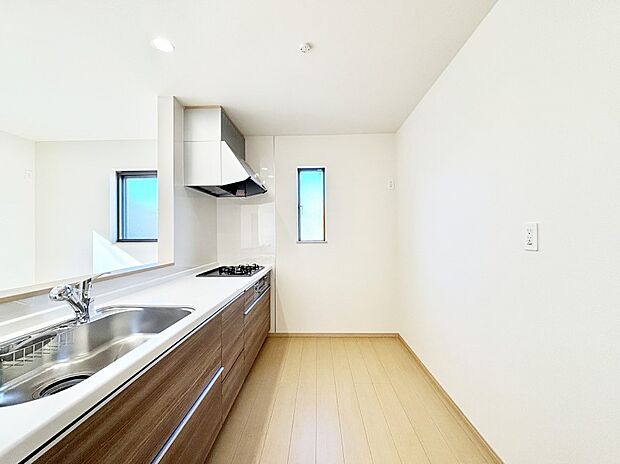 広々とした使い勝手の良いキッチンで日々のお料理も楽しくなりそう