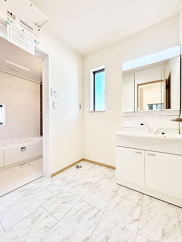 広々とゆとりのあるランドリースペース