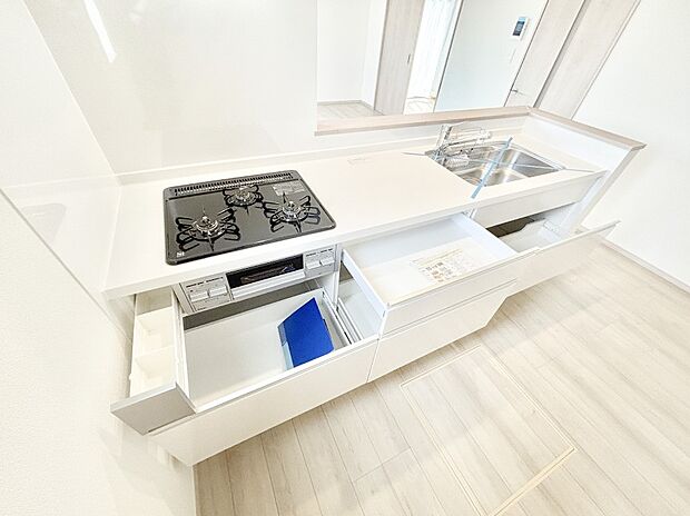 使いやすさを優先したスライド式収納タイプ!