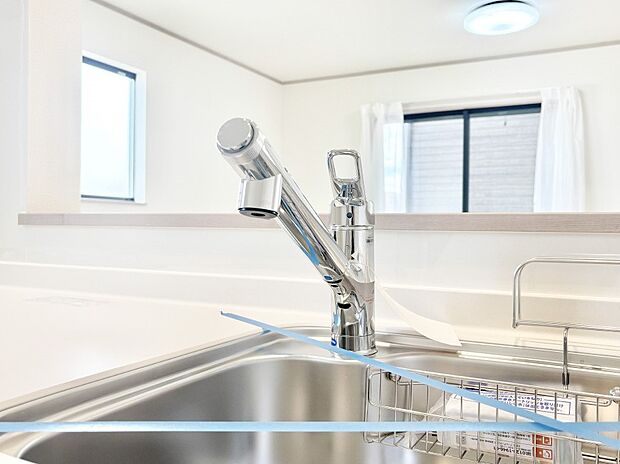 いつでも清潔なおいしいお水を。一つの水栓で水道水と浄水を使い分け。