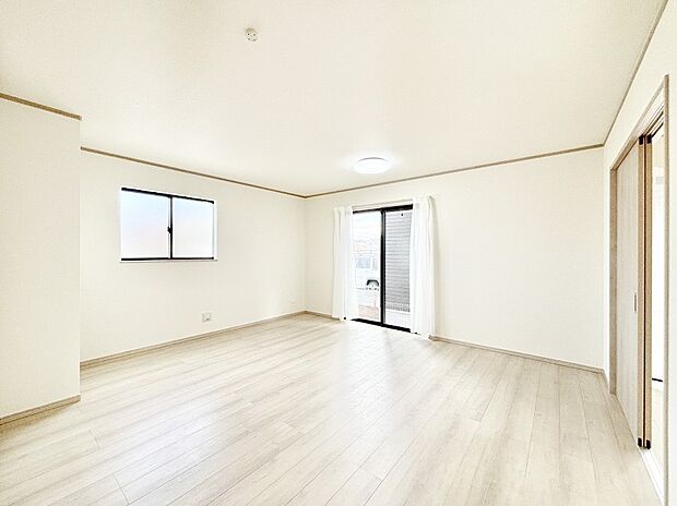 家族の笑顔が自然と生まれてくる、そんな雰囲気のダイニングに仕上がっています