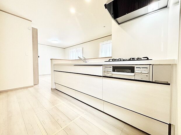 毎日使うキッチンだから、使いやすさ&お手入れのしやすさにこだわりました。