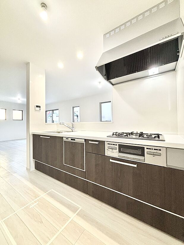 料理をしながらでもご家族との会話を楽しめる対面キッチン