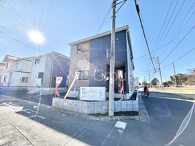 前面道路はきちんと整備されています  