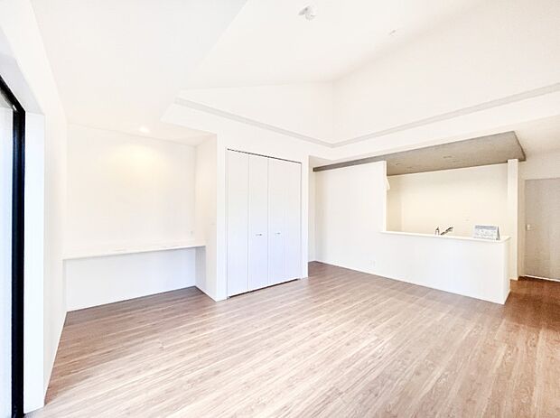 ご家族が自然と集まり、賑やかな笑い声で包まれる憩いの空間になりそうですね!