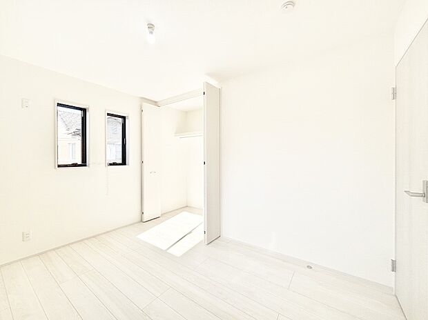 使いやすい形でベットや家具の置き方にも困ることもありません。   