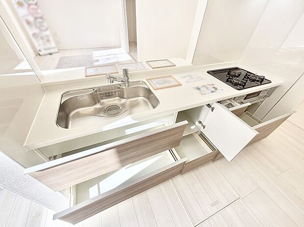 使いやすさを優先したスライド式収納タイプ！