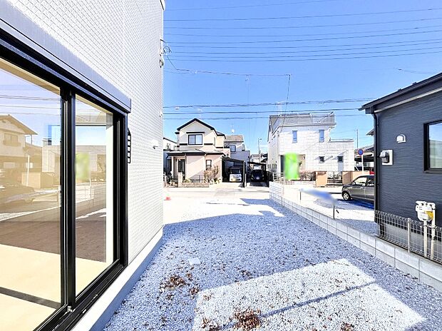 家事動線もスムーズな平屋ならでは!広々としたお庭でたくさん洗濯物が干せます。