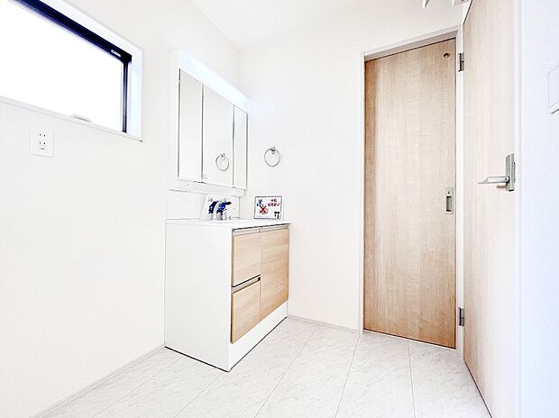 キッチンとの動線を考慮した水廻り集中設計で忙しい時間の家事もラクラク