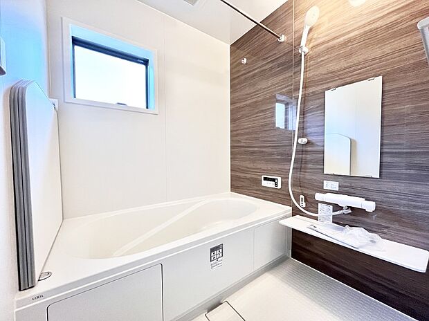 落ち着いた雰囲気でゆっくりお寛ぎいただけるバスルーム