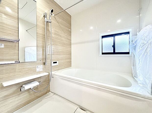 落ち着いた雰囲気でゆっくりお寛ぎいただけるバスルーム