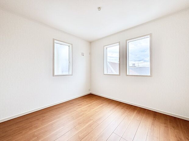 2面採光なので、明るく風通しも良く心地良い生活が送れます。