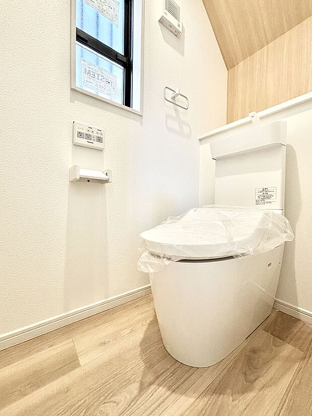 トイレは1階と2階それぞれに配置されていてとても便利です。 