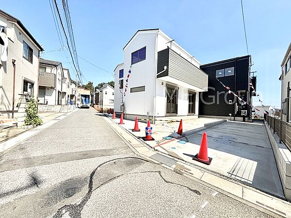 前面道路はきちんと整備されています