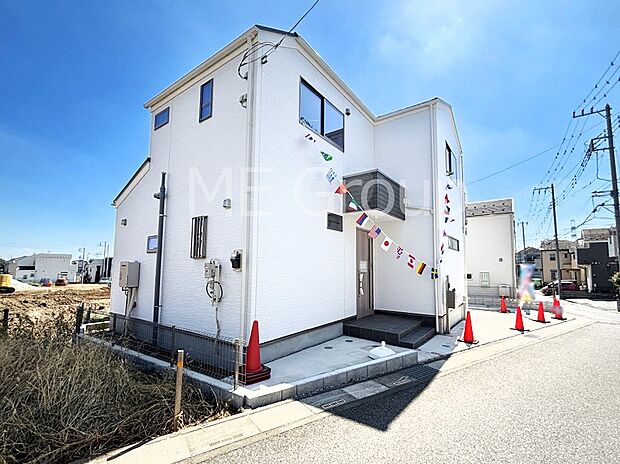 開放感溢れる広々リビングで家族団らんが楽しめるマイホーム!