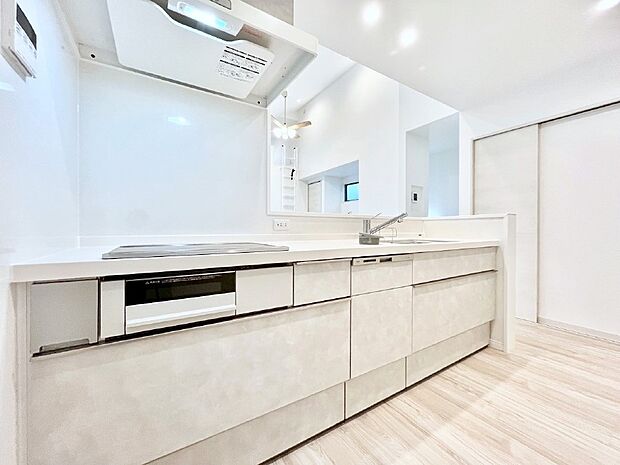 ゆとりあるキッチンではご家族と楽しくお料理ができます。