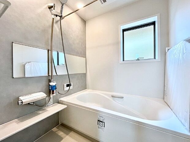 落ち着いた雰囲気でゆっくりお寛ぎいただけるバスルーム