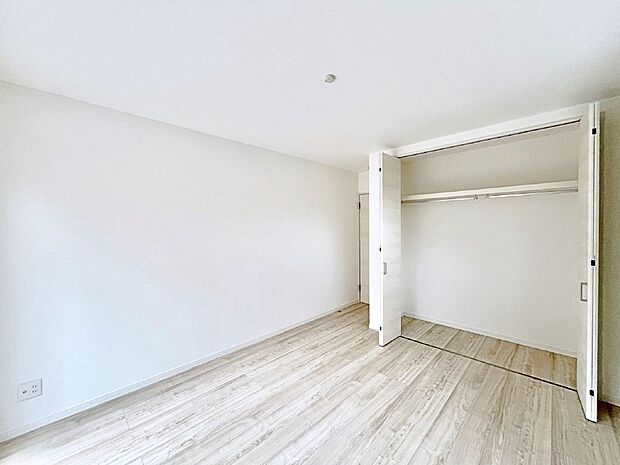 使いやすい形でベットや家具の置き方にも困ることもありません。 