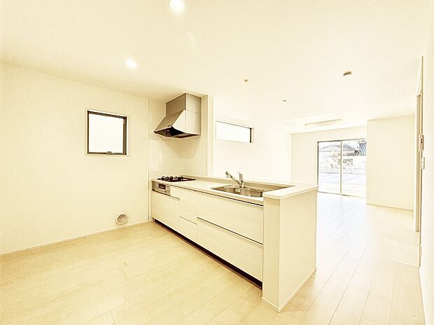 料理をしながらご家族との会話を楽しめる対面カウンターキッチン