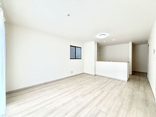 住む方の個性が引き出される、インテリアを考えるのが楽しみなリビングです！ 