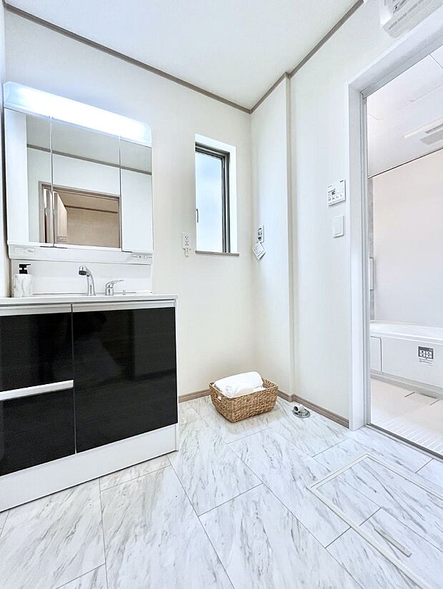 広々とゆとりのあるランドリースペース