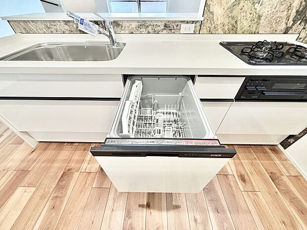 面倒なお片づけは食洗機にお任せ！家事の負担が減って、時間にも気持ちにもゆとりができます。