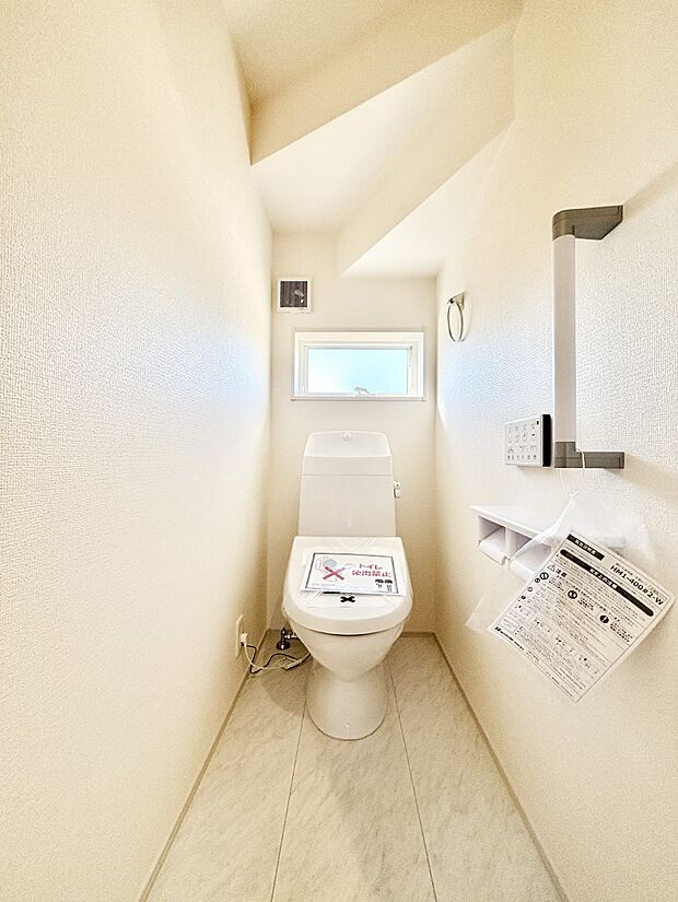 トイレは安心の2箇所！朝のバタバタも一安心です。 