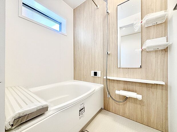 落ち着いた雰囲気でゆっくりお寛ぎいただけるバスルーム