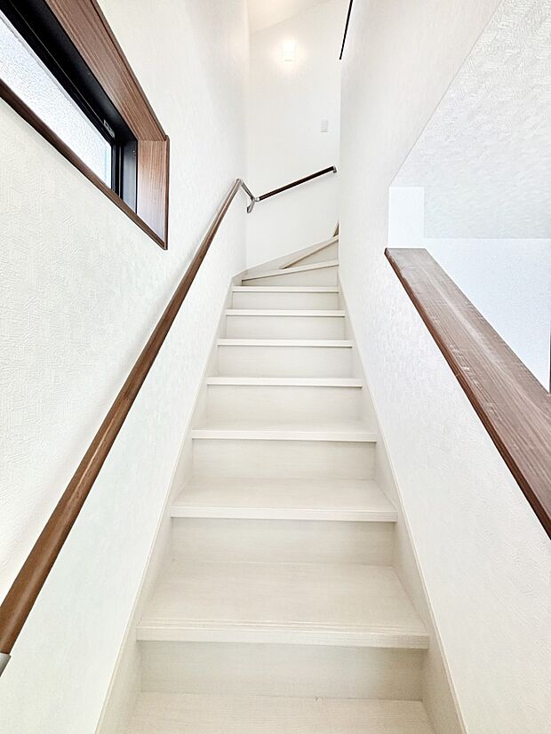 リビング階段が家族の笑顔と会話をつないでくれます  