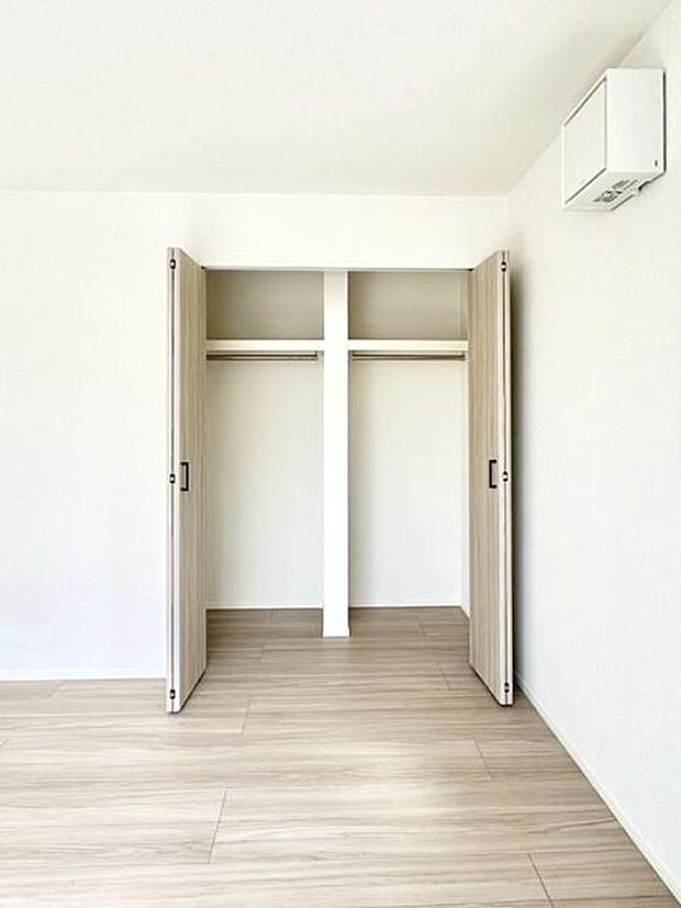 たっぷりの収納スペースで快適に暮らせそう 