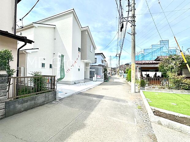 前面道路はきちんと整備されています  