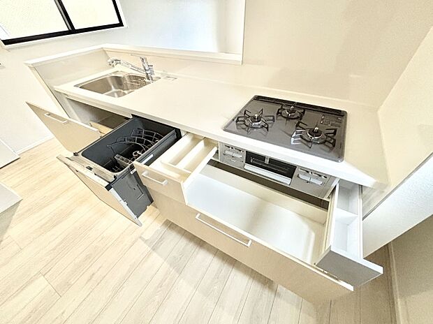 使いやすさを優先したスライド式収納タイプ!