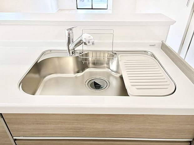 広々としたシンクでお料理やお皿洗いもラクラク快適に!