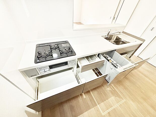 使いやすさを優先したスライド式収納タイプ！