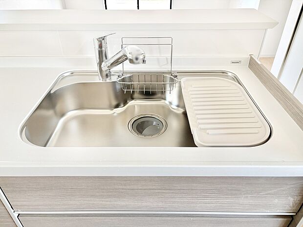 広々としたシンクでお料理やお皿洗いもラクラク快適に!