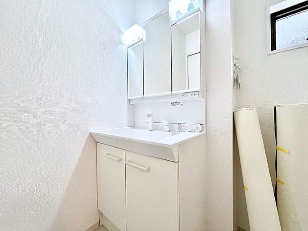 収納力と機能性に優れた洗面化粧台