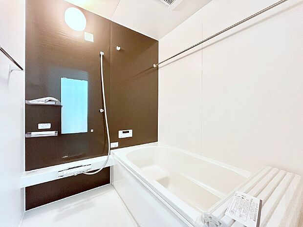 落ち着いた雰囲気でゆっくりお寛ぎいただけるバスルーム