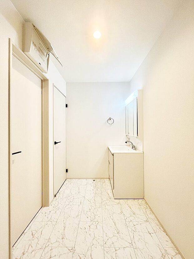 広々とゆとりのあるランドリースペース