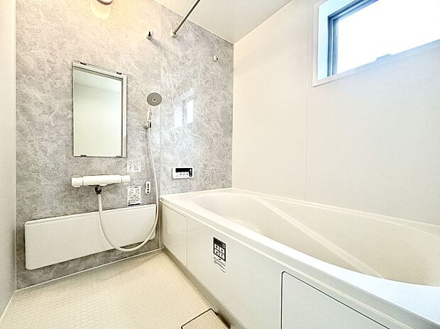 落ち着いた雰囲気でゆっくりお寛ぎいただけるバスルーム