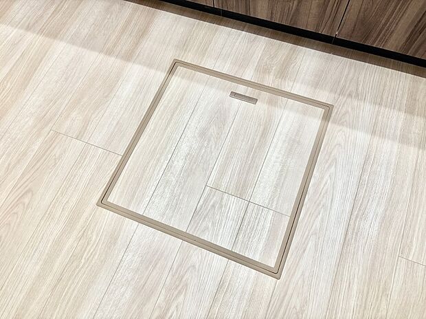 床下収納付き!日用品・非常用品の収納にも大活躍。