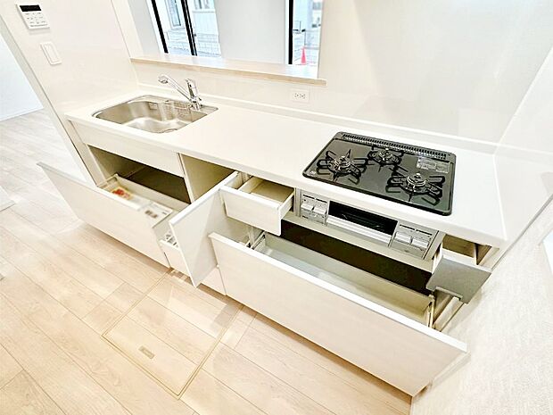 使いやすさを優先したスライド式収納タイプ!