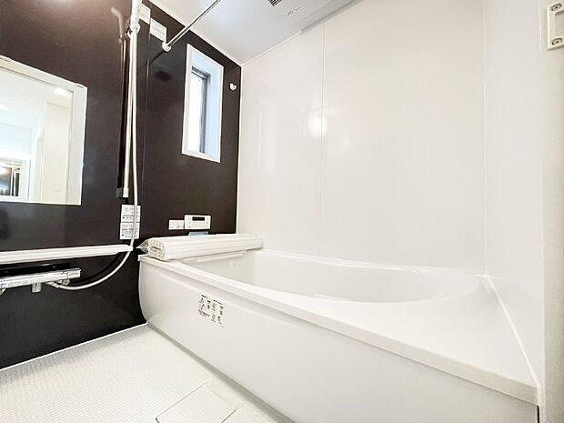 落ち着いた雰囲気でゆっくりお寛ぎいただけるバスルーム