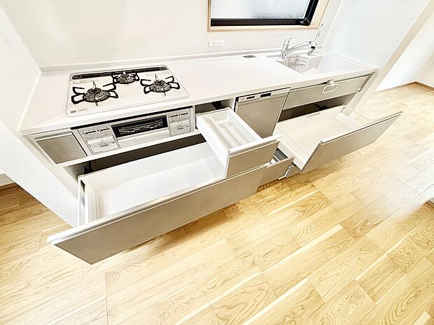 使いやすさを優先したスライド式収納タイプ!