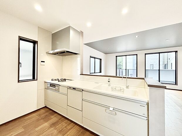 料理をしながらご家族との会話を楽しめる対面カウンターキッチン