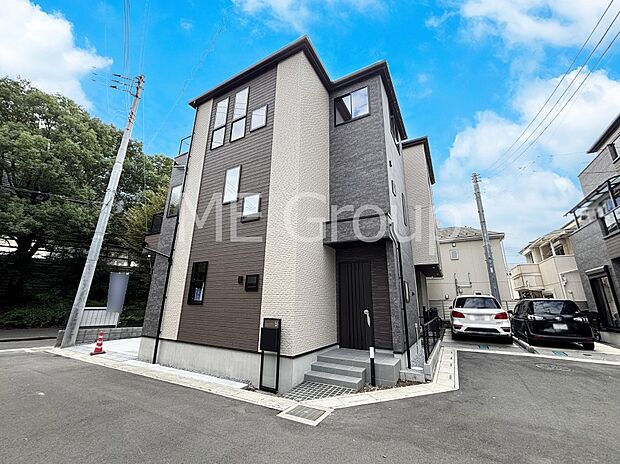 溢れる陽光でご家族の笑顔も輝く