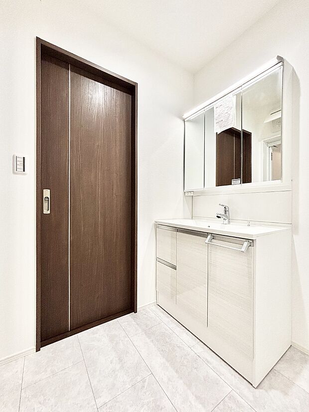 広々とゆとりのあるランドリースペース