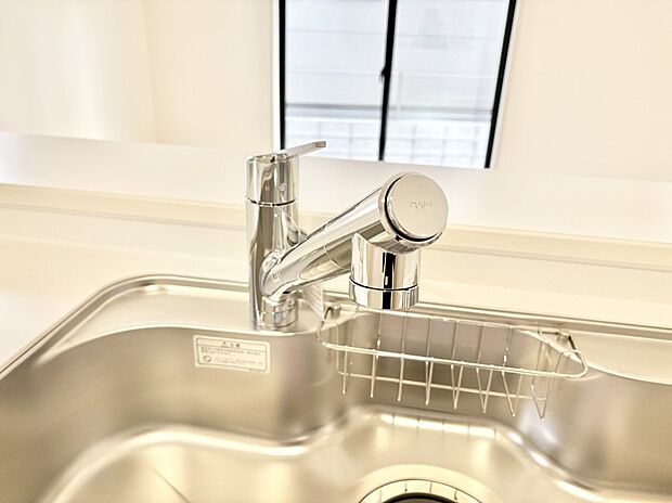 いつでも清潔なおいしいお水を。一つの水栓で水道水と浄水を使い分け。