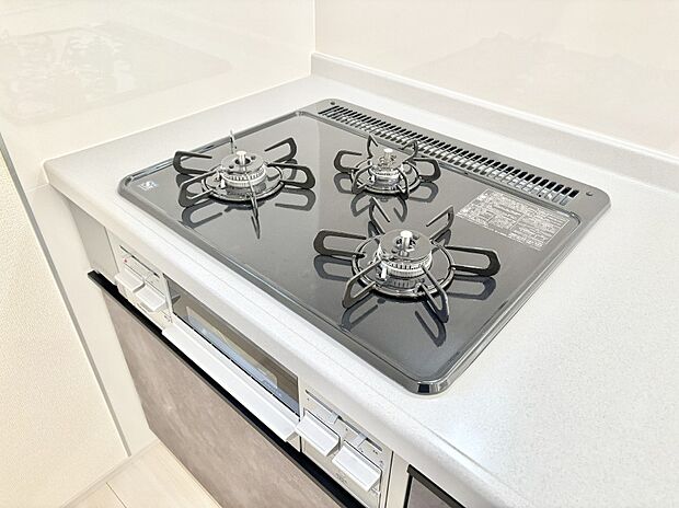 三口ガスコンロでお料理が一気にはかどりそう。