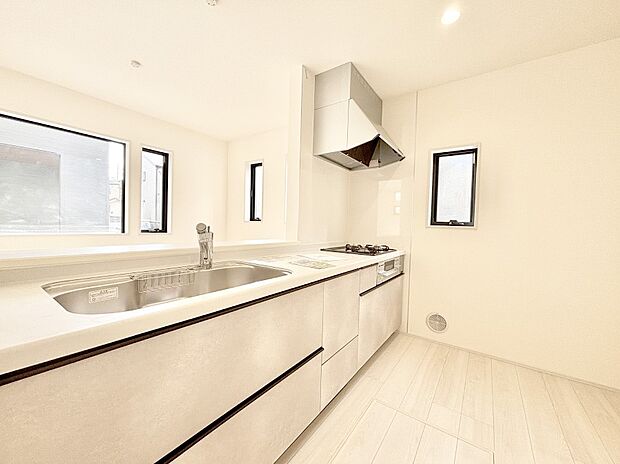 ゆとりあるキッチンではご家族と楽しくお料理ができます。