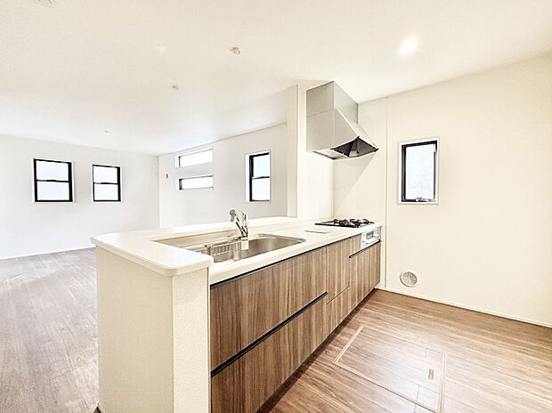 料理をしながらご家族との会話を楽しめる対面カウンターキッチン